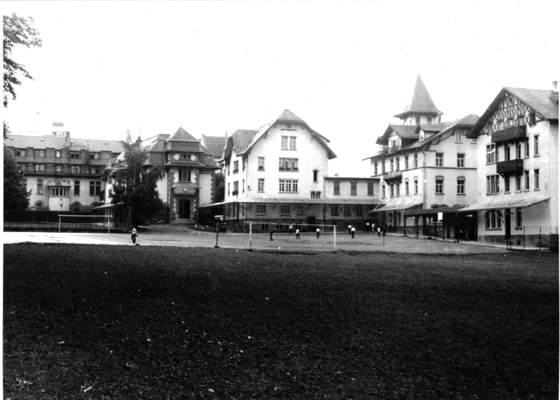  PHOTO Villa St Jean Marc Ashphalt Goal Posts